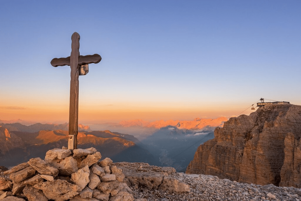 Alba delle dolomiti 2026 al sass pordoi: concerto gratis, funivia, parcheggio e come arrivare