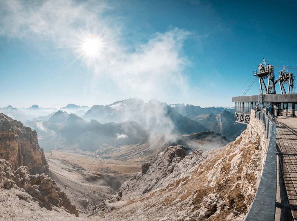Alba delle dolomiti 2026 al sass pordoi: concerto gratis, funivia, parcheggio e come arrivare
