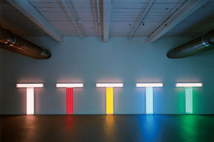 Dan flavin usava il neon? Perché scelse le lampade fluorescenti