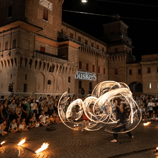 Ferrara buskers festival 2026: orari, biglietti, parcheggi e strade chiuse