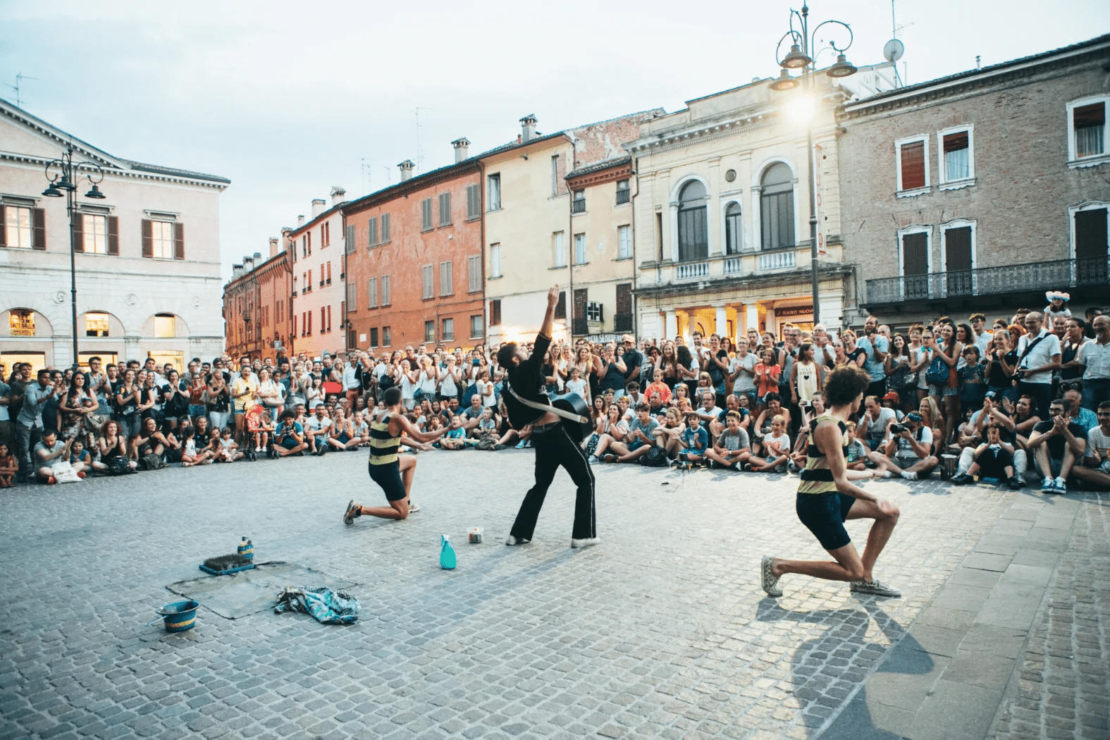 Ferrara buskers festival 2026: orari, biglietti, parcheggi e strade chiuse