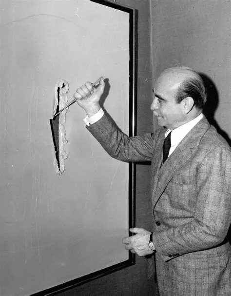 Perché lucio fontana tagliava le tele? Il significato dei suoi tagli Perché lucio fontana tagliava le tele? Il significato dei suoi tagli