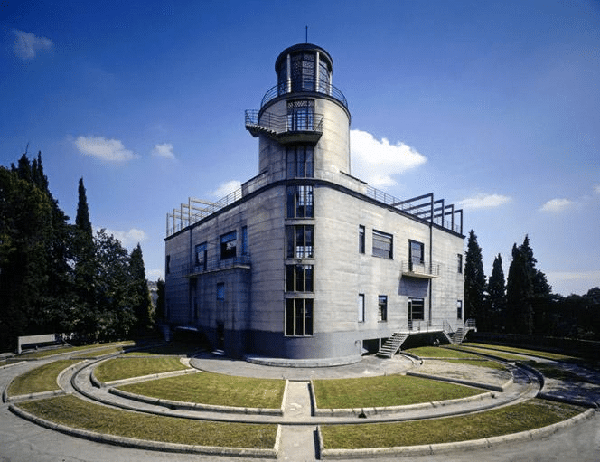 Villa girasole: come funziona la casa che ruota seguendo il sole e perché oggi è ferma