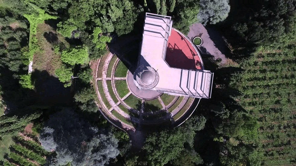Villa girasole: come funziona la casa che ruota seguendo il sole e perché oggi è ferma