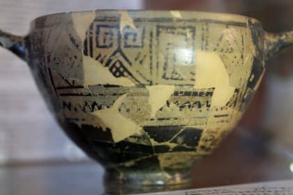 Coppa di nestore conservata al museo archeologico di pithecusae a ischia