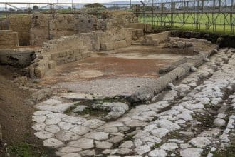 Via traiana nel parco archeologico di egnazia