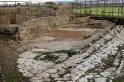 Via traiana nel parco archeologico di egnazia