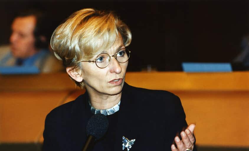 Ritratto di emma bonino al parlamento europeo nel 1993