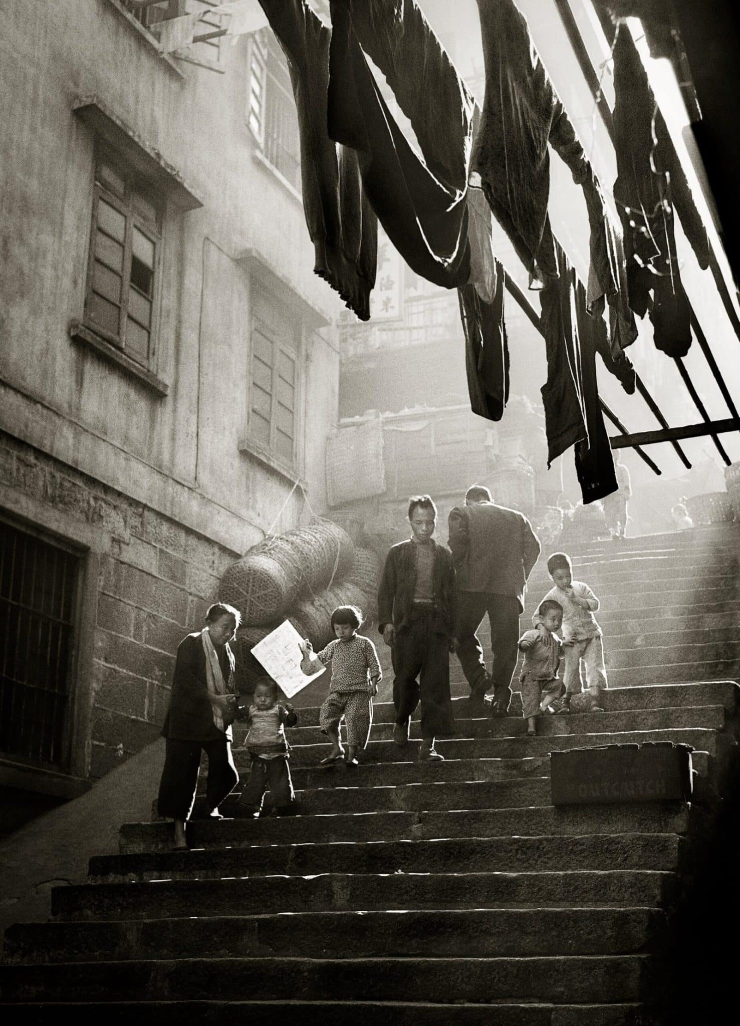 Fan ho, street scene, fotografia esposta a palazzo falletti di barolo a torino