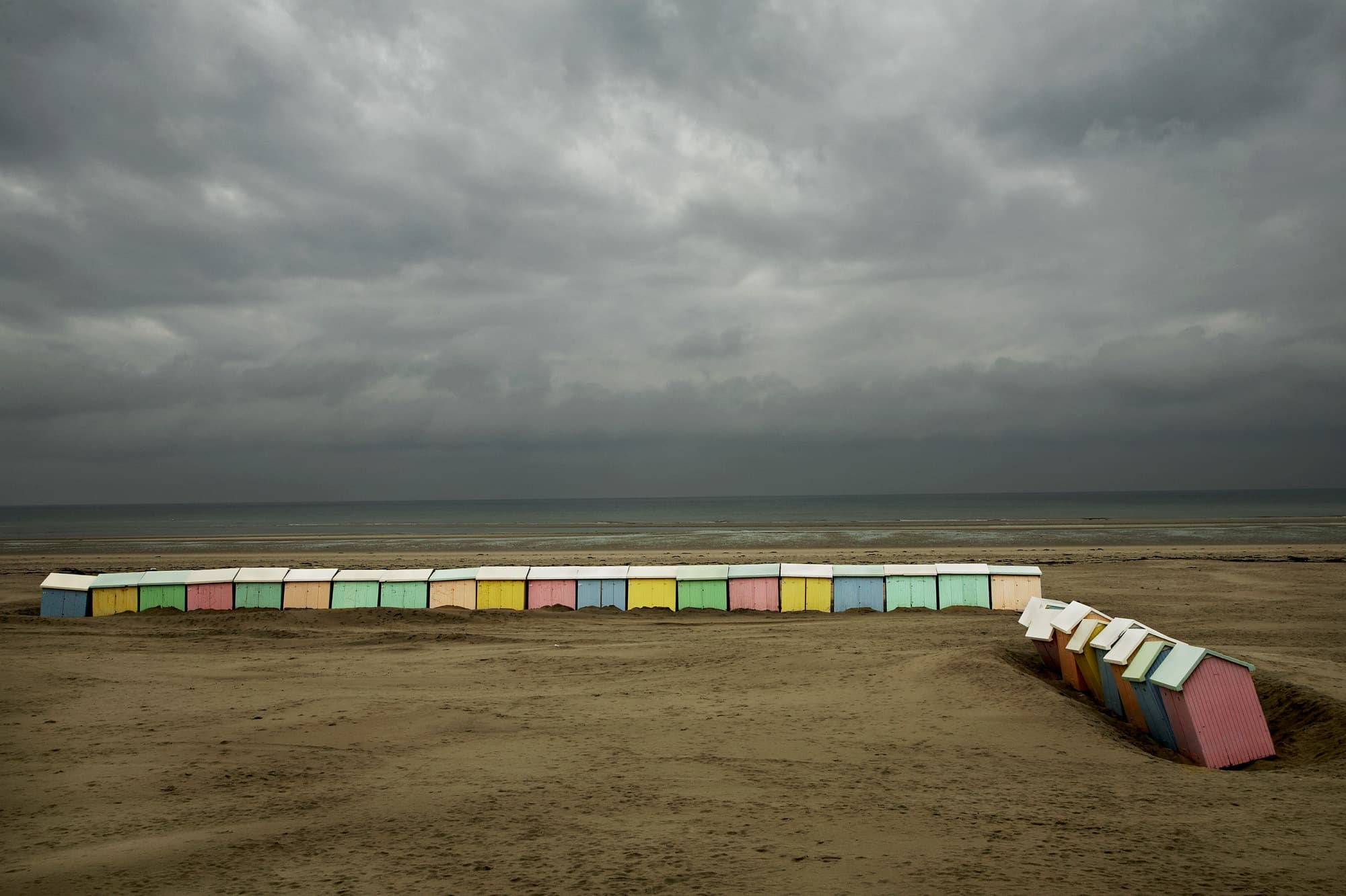 Harry gruyaert, berck, francia, fotografia esposta nella retrospettiva di camera torino