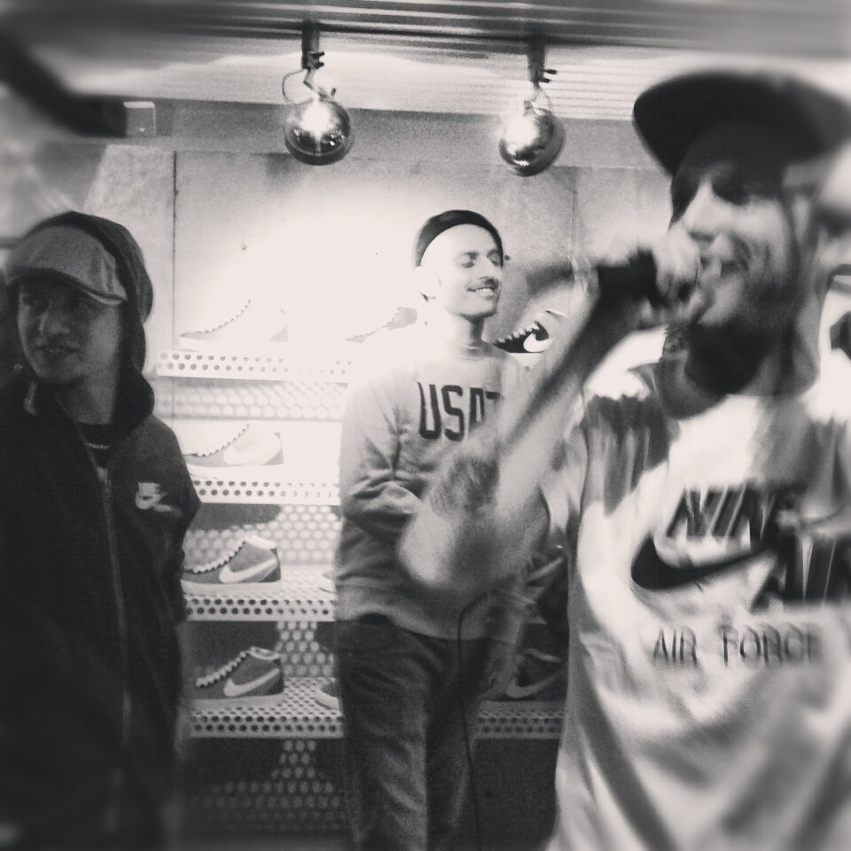 Kiave, ghemon e clementino durante un'esibizione al nike stadium di milano