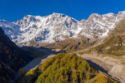 Monte rosa visto da macugnaga, luogo legato alla nascita di teorema di marco ferradini