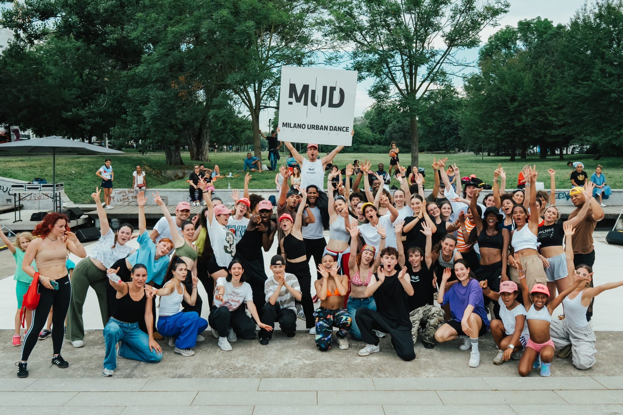 Danzatori e pubblico al milano urban dance festival