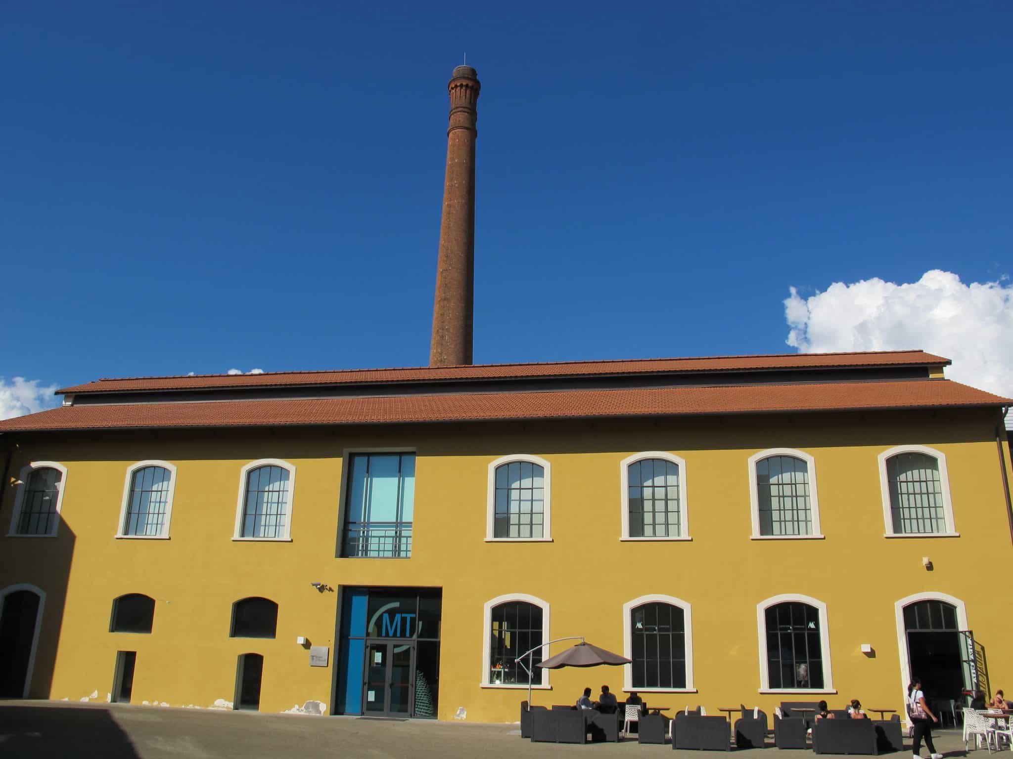 Ingresso del museo del tessuto di prato nella ex cimatoria campolmi