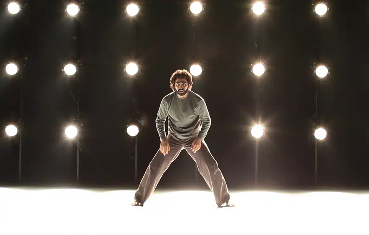 Omar rajeh in performance, artista di apertura di fabbrica europa 2026