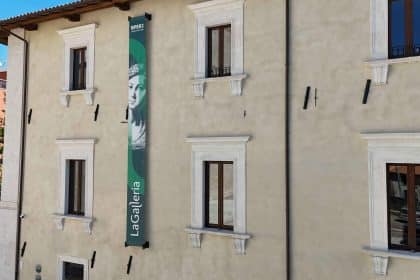 Palazzo farinosi branconi riaperto all'aquila nel 2026