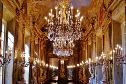 Galleria degli specchi di palazzo reale a genova
