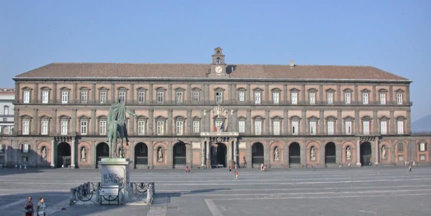 Palazzo reale di napoli, sede della biblioteca nazionale