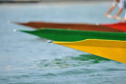 Corteo della regata storica di venezia sul canal grande