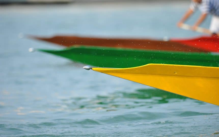 Corteo della regata storica di venezia sul canal grande