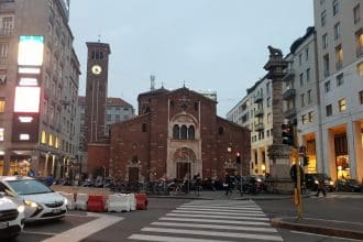 Basilica e piazza san babila a milano, area della visita archeologica m4