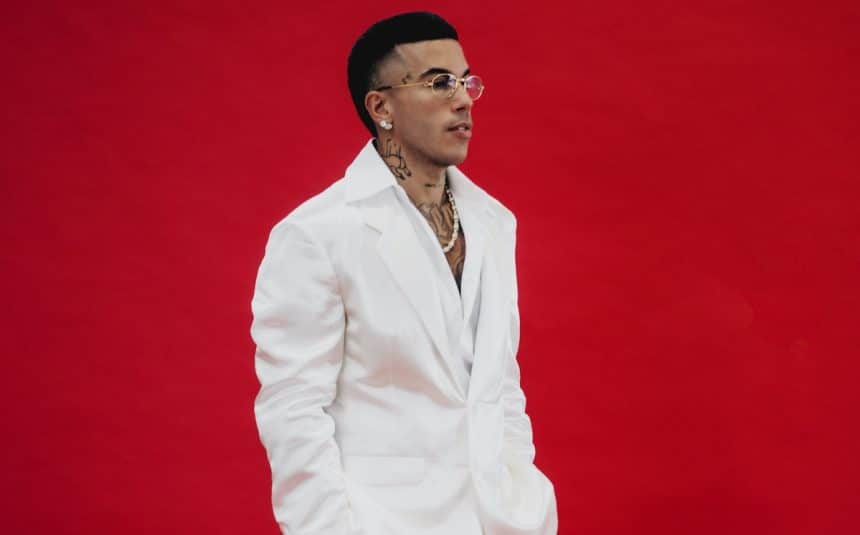 Sfera ebbasta annuncia purosangue nel 2026