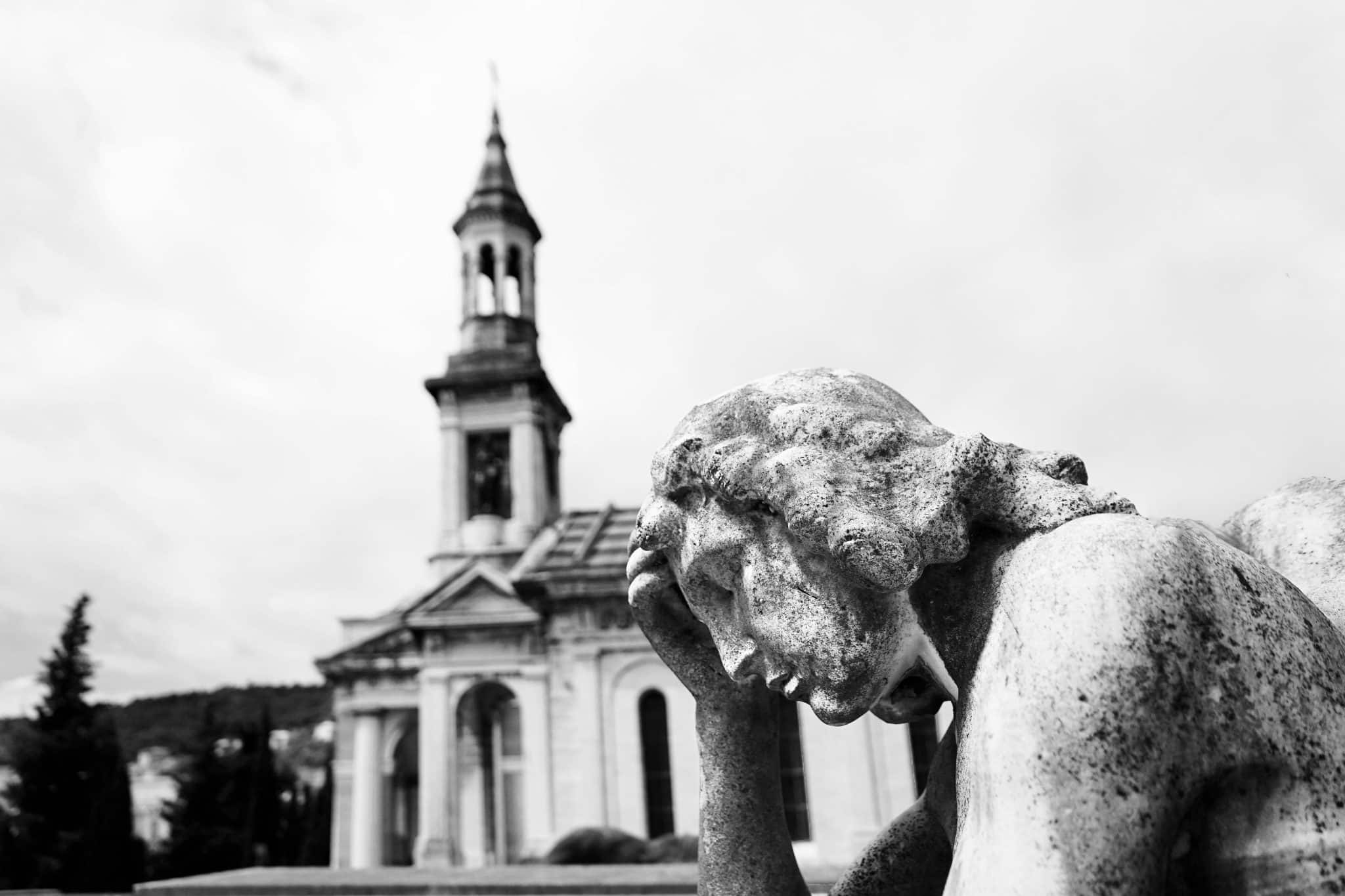Porticati e monumenti del cimitero monumentale di staglieno a genova