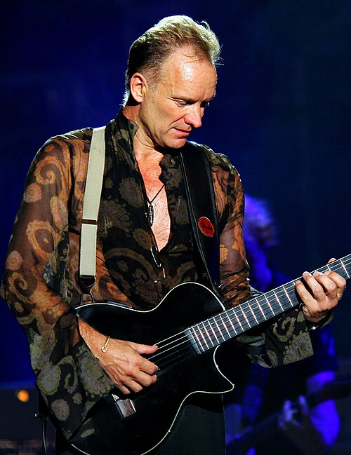Sting dal vivo a milano con la chitarra
