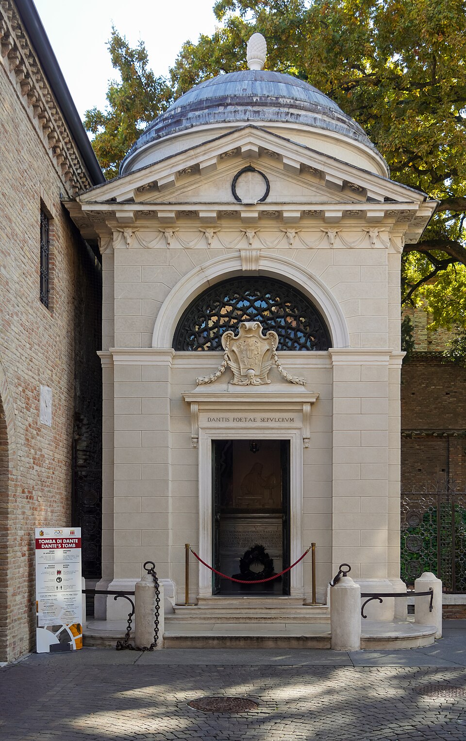 Tomba di dante alighieri a ravenna