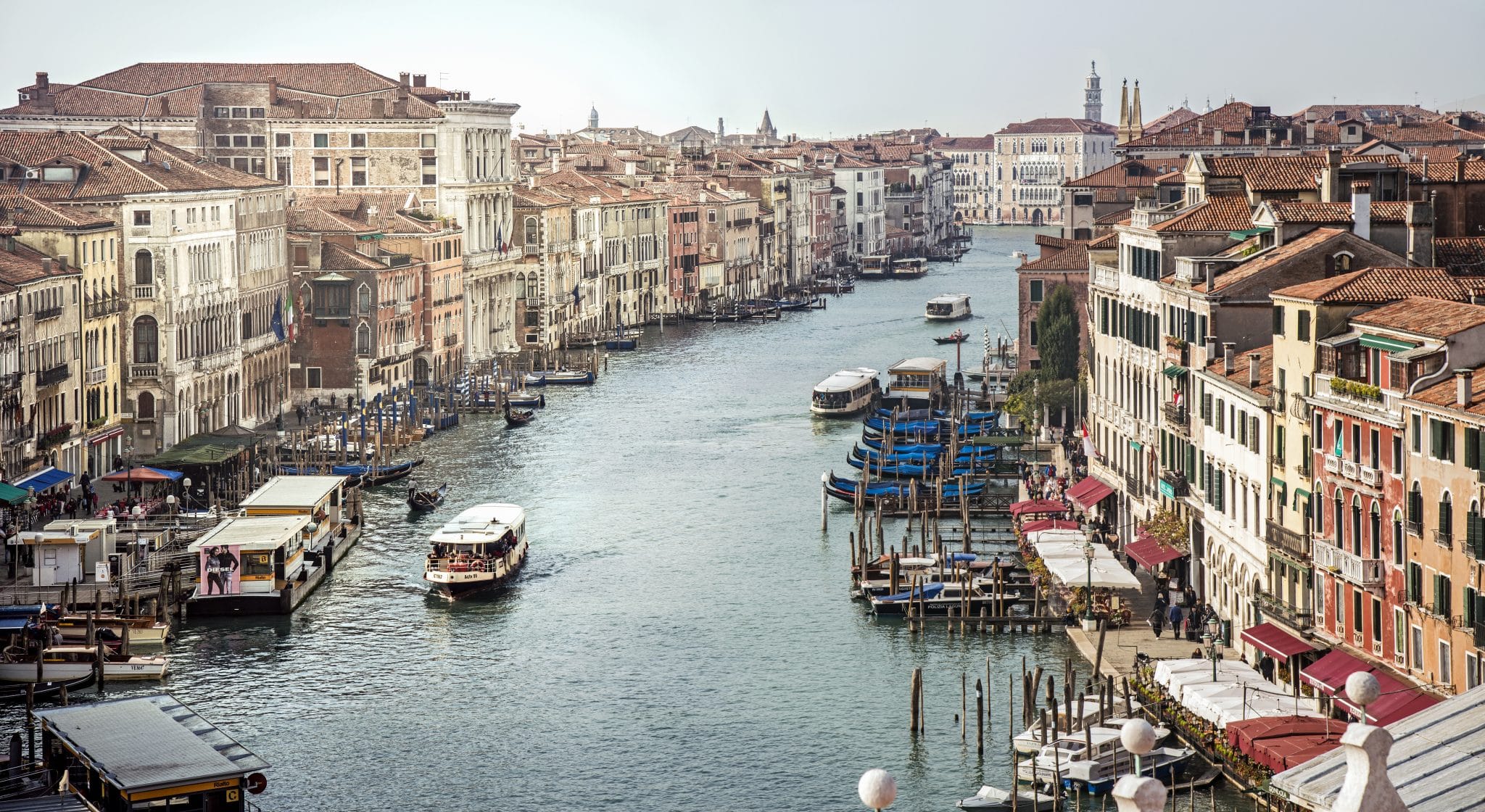 Canal grande di venezia visto dal ponte di rialto