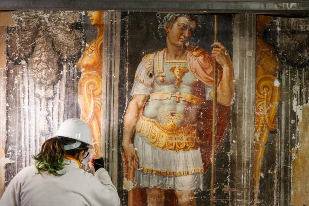 Affreschi di villa silvestri rivaldi a roma durante il restauro