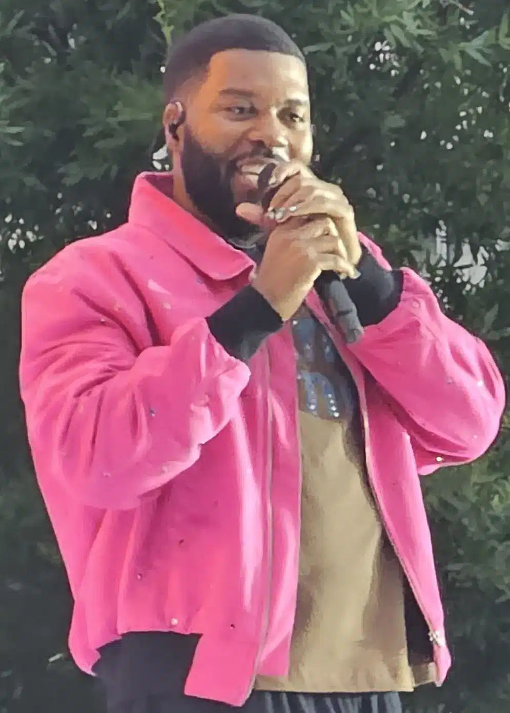 Khalid sul palco al world pride di washington d. C. Nel 2025