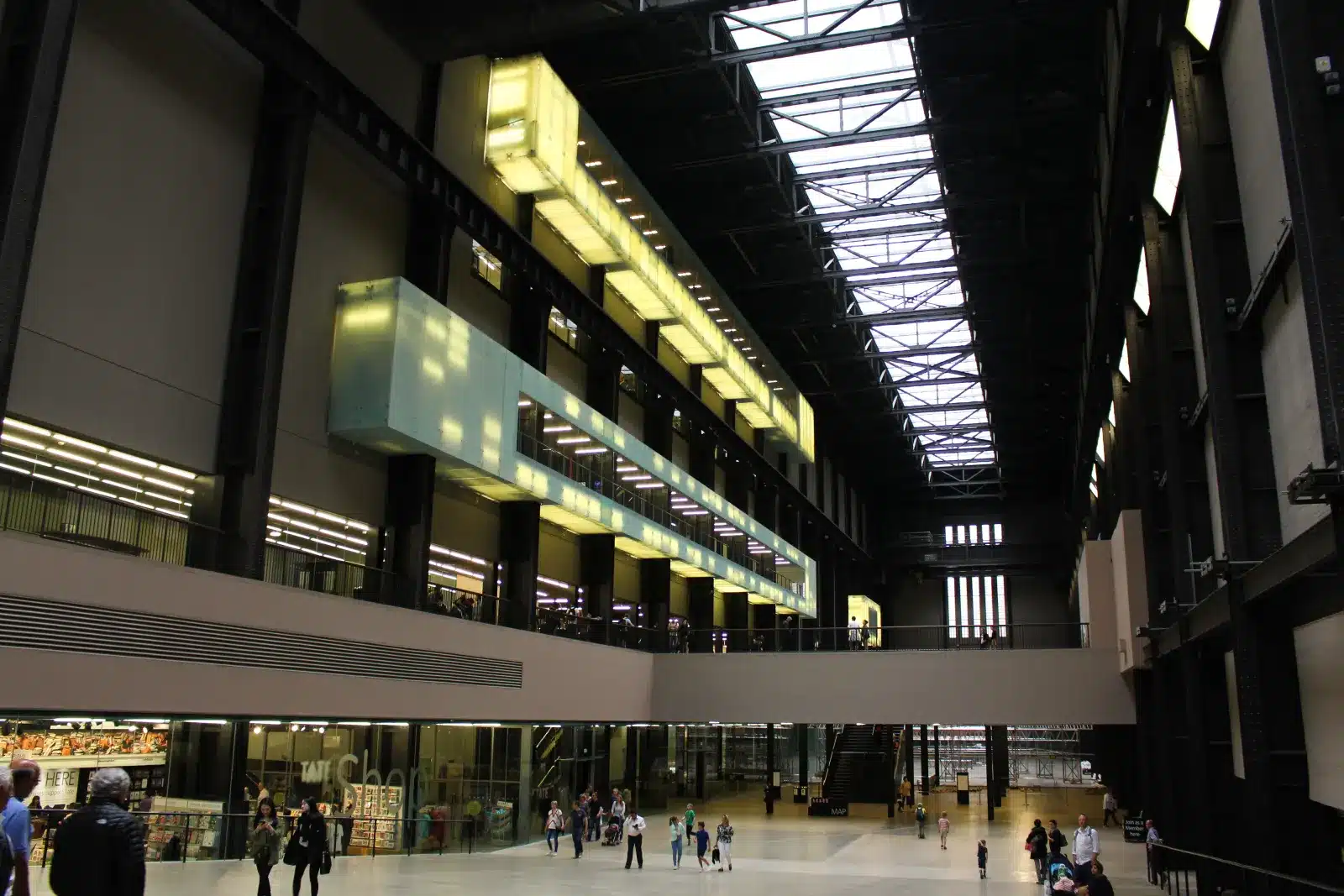 Turbine hall della tate modern a londra, fotografia d'archivio del 2015, non ritrae l'installazione hold
